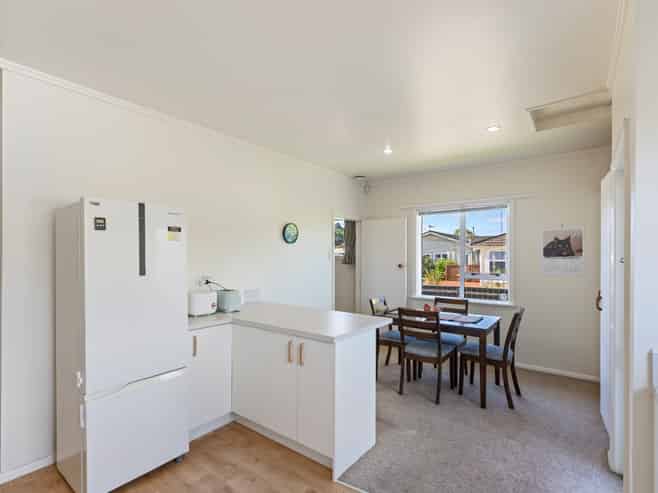 76 Oxford Street, Tawa