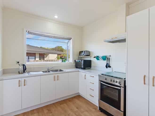 76 Oxford Street, Tawa