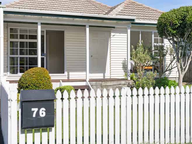 76 Oxford Street, Tawa