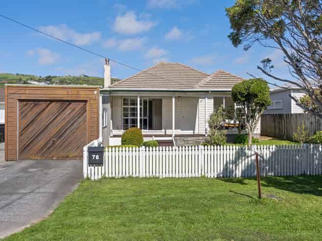 76 Oxford Street, Tawa