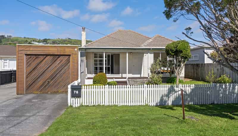 76 Oxford Street, Tawa