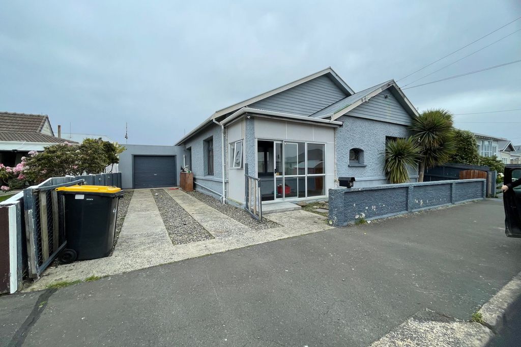 Three Bedroom Saint Kilda 1