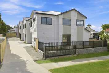 Units 1-3/48 Roberts Road, Te Atatu South