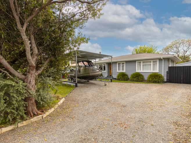 13 Glenroy Crescent, Springlands