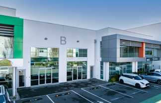 Office near the Airport with parking