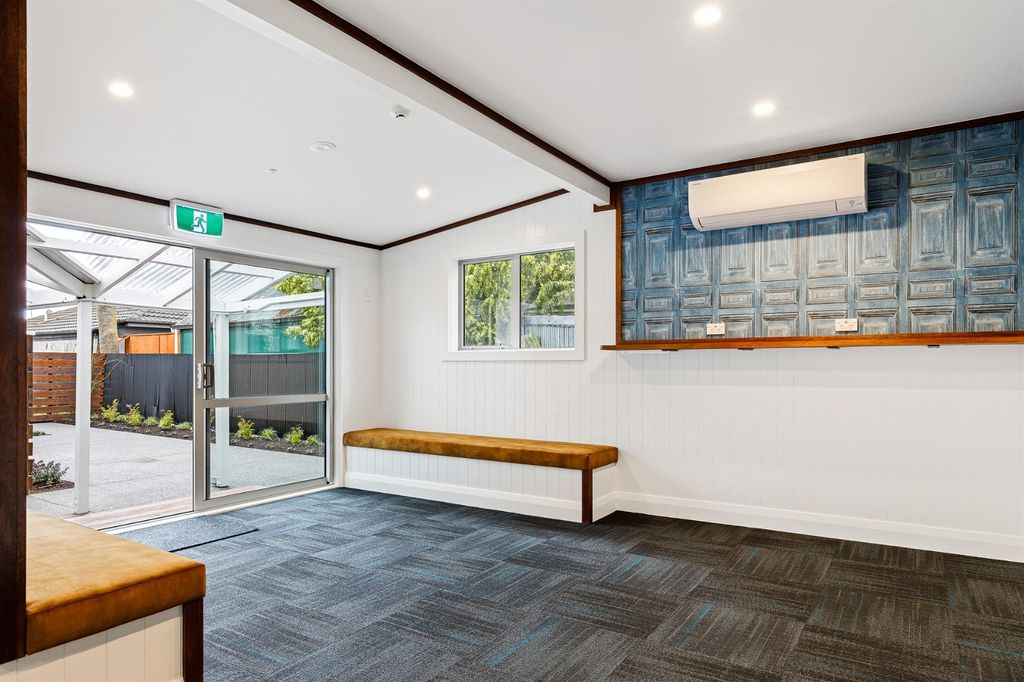 Room for rent in popular Boarding House! 2