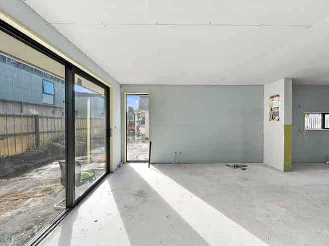 1-5/17 Courtenay Street, Saint Albans