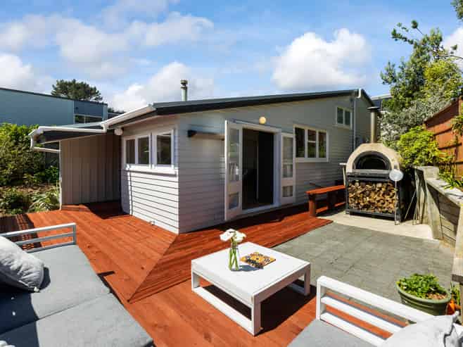 21B Jeep Road, Raumati South