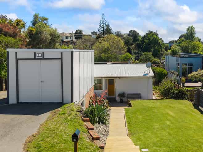 21B Jeep Road, Raumati South