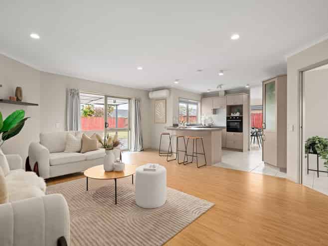 99 Barrington Drive, Huntington