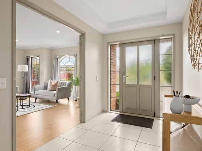 99 Barrington Drive, Huntington