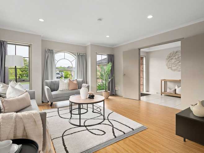 99 Barrington Drive, Huntington