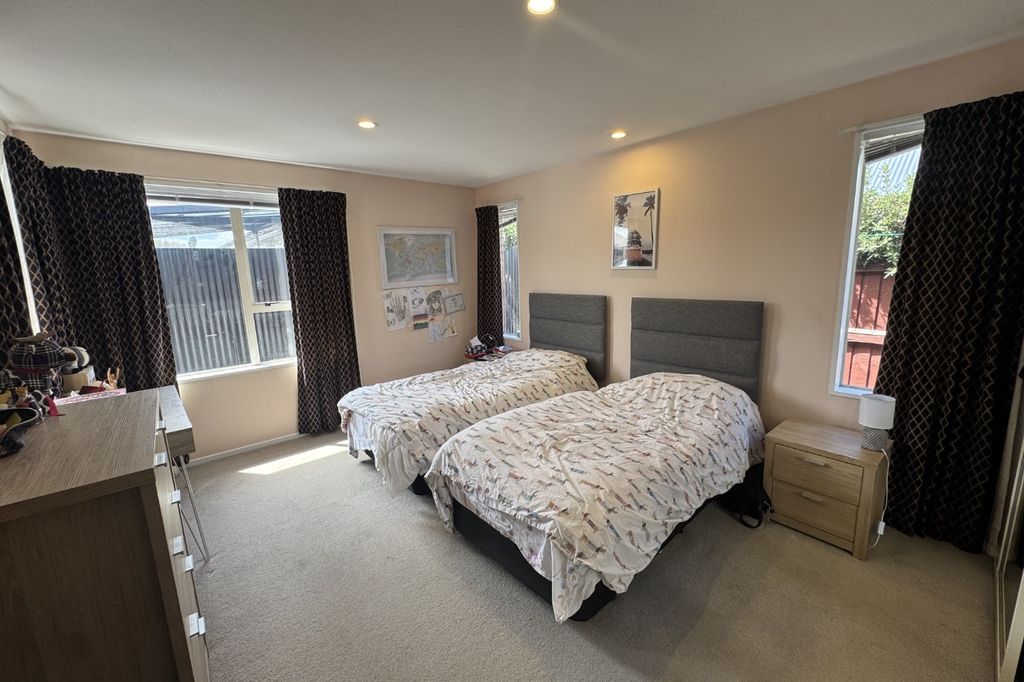 Low-Maintenance Comfort in a Prime Location 4