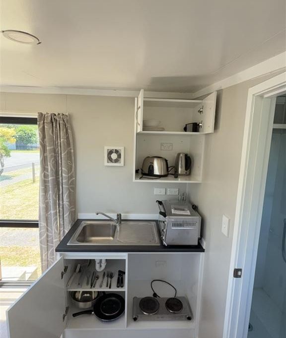 Modern Studio Living in a Peaceful Location 5