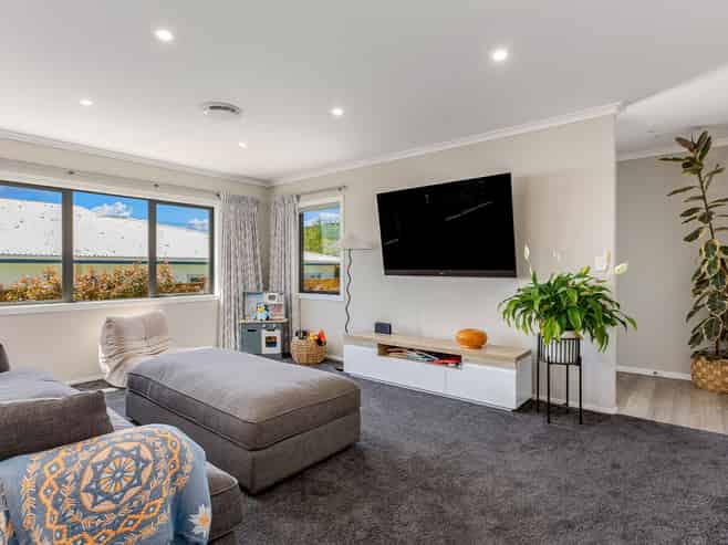 4A Davis Grove, Pencarrow Head
