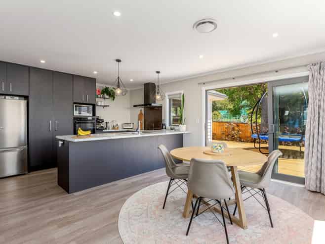 4A Davis Grove, Pencarrow Head