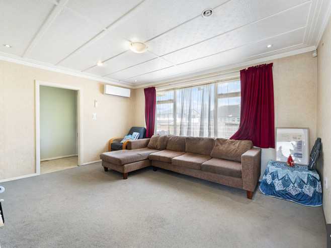 16 Fleming Street, Manurewa East