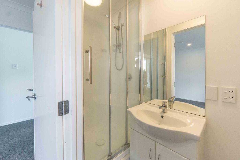 Modern One-Bedroom Apartment - Prime Location Near Waikato Hospital! 4