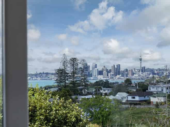 1/19 Martin Crescent, Northcote