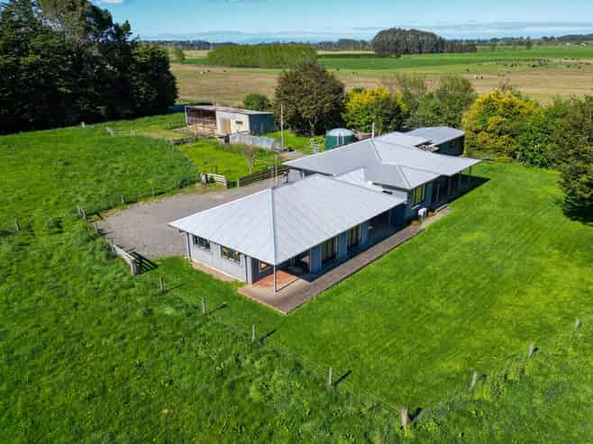 372 Lindsay-Calcium Road, Isla Bank