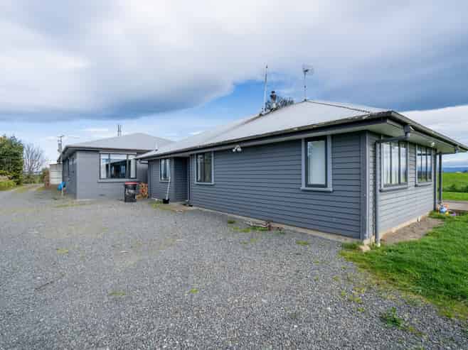 372 Lindsay-Calcium Road, Isla Bank