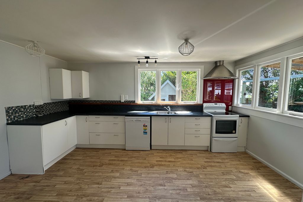 Charming Three-Bedroom Home in Akina 5