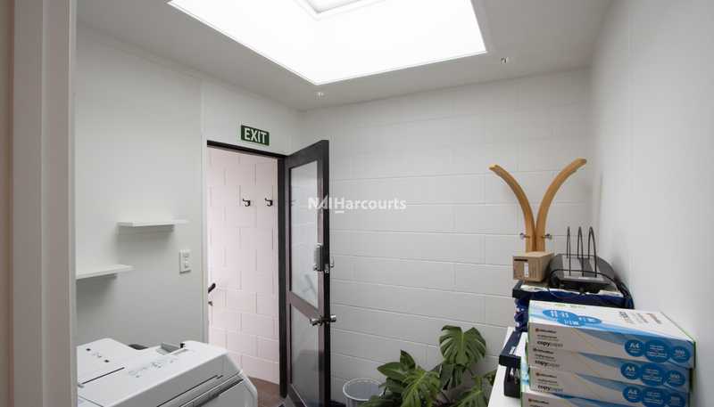 Office/130 Kitchener Road, Milford