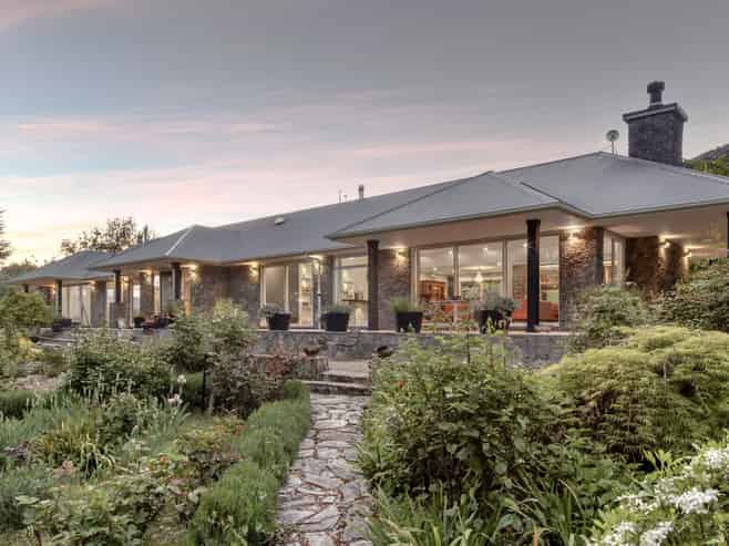 1025 Lake Hawea-Albert Town Road, Lake Hawea