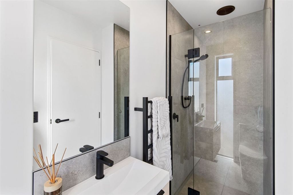 Brand New Two Bedroom Spacious Townhouse 4