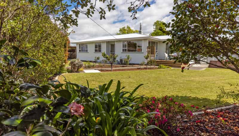24 Burleigh Road, Redwoodtown