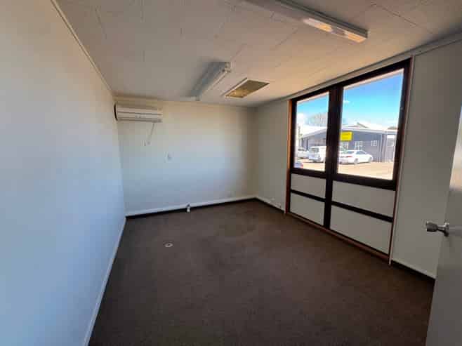Versatile Workshop & Office in Hokowhitu