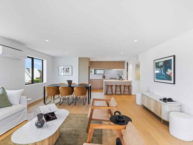 10B Joan Street, Point Chevalier