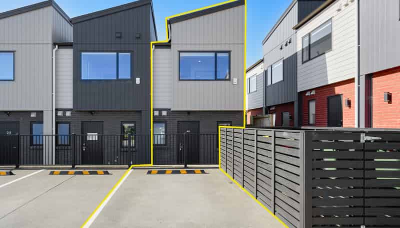 24 Johns Creek Crescent, Silverdale