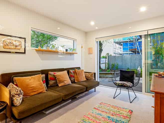 1/160 Hills Road, Edgeware