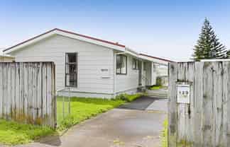 120 Broadway, Waitara
