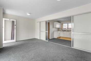 B/191 Centreway Road , Orewa