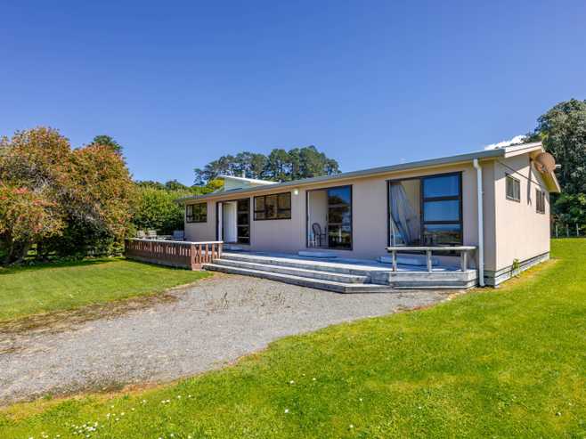 3 McHardy Place, Blackhead Beach, Omakere