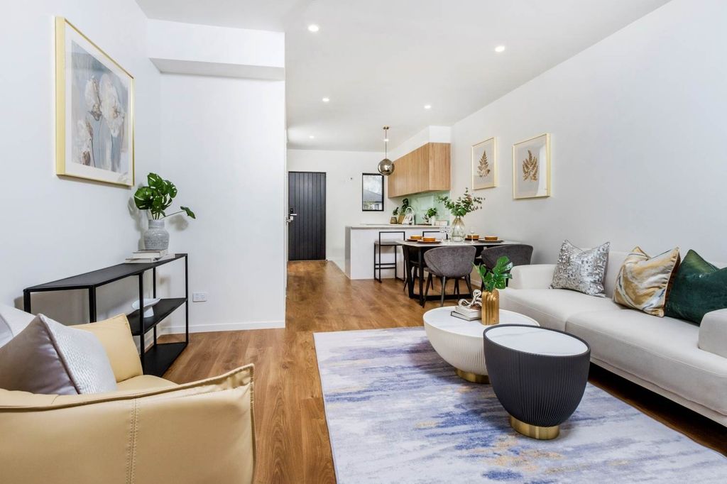 15 /26 Springvale Drive, Fairview Heights 3