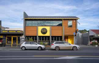 BRIGHT, BREEZY & READY TO GO – WOOLSTON