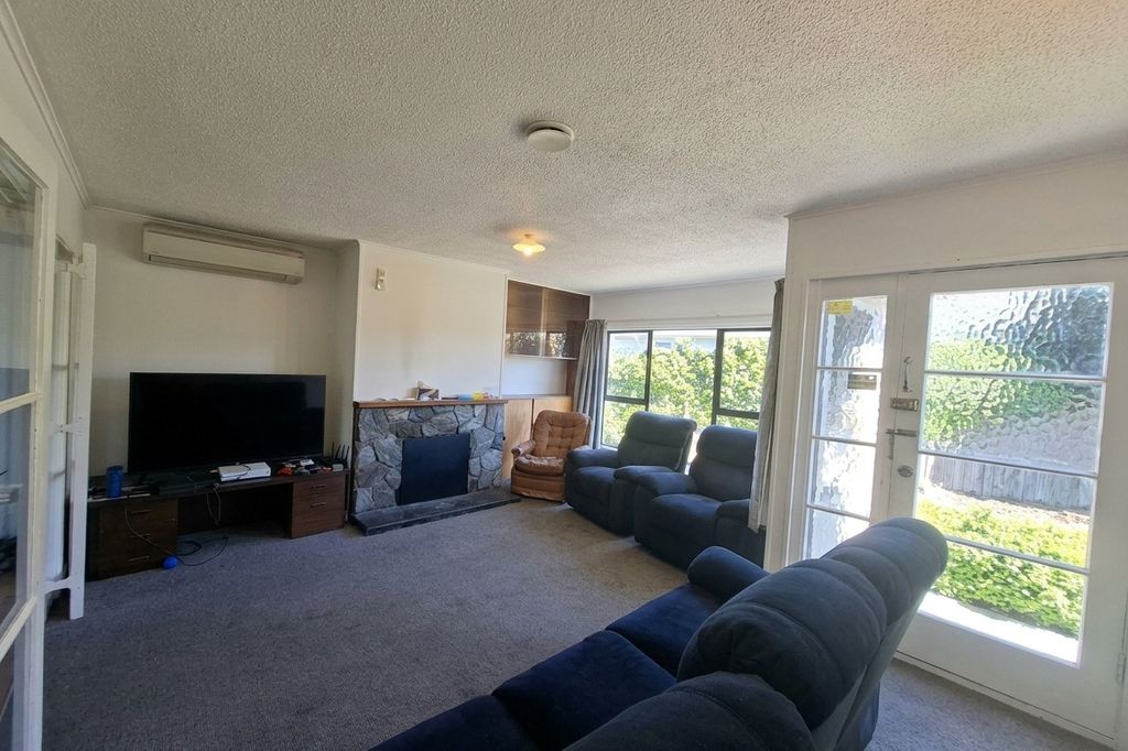 Spacious 3-Bedroom Living in Burnside 4