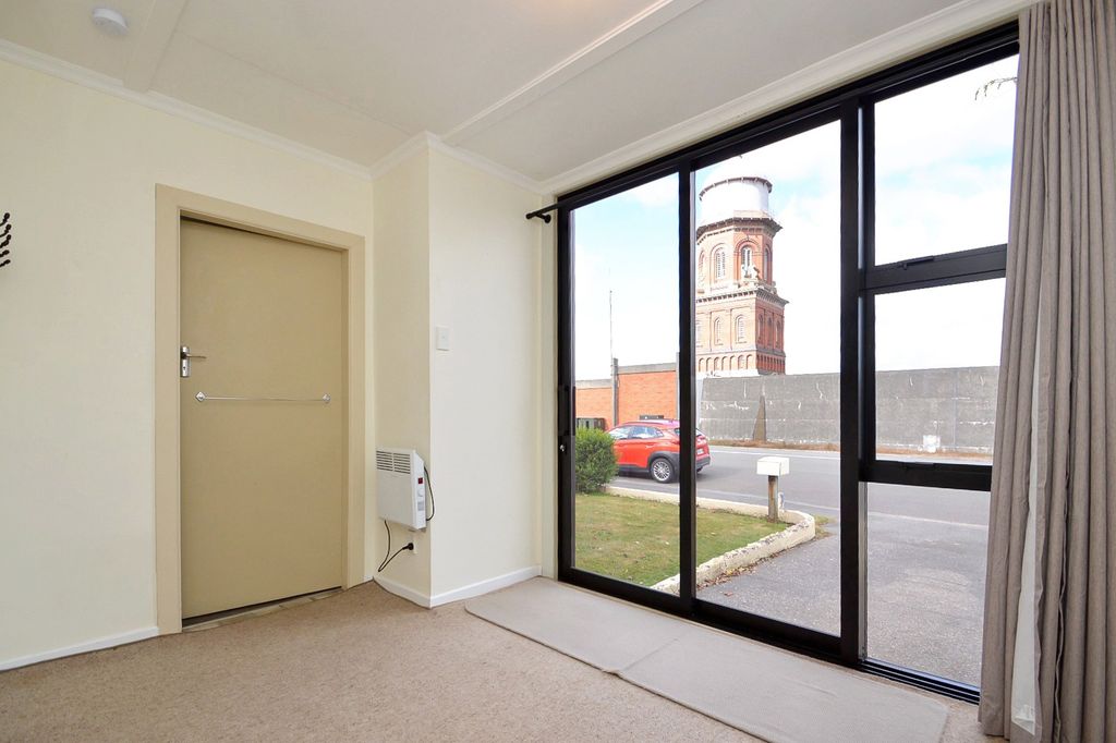 CITY CENTRE - 1 BEDROOM 5