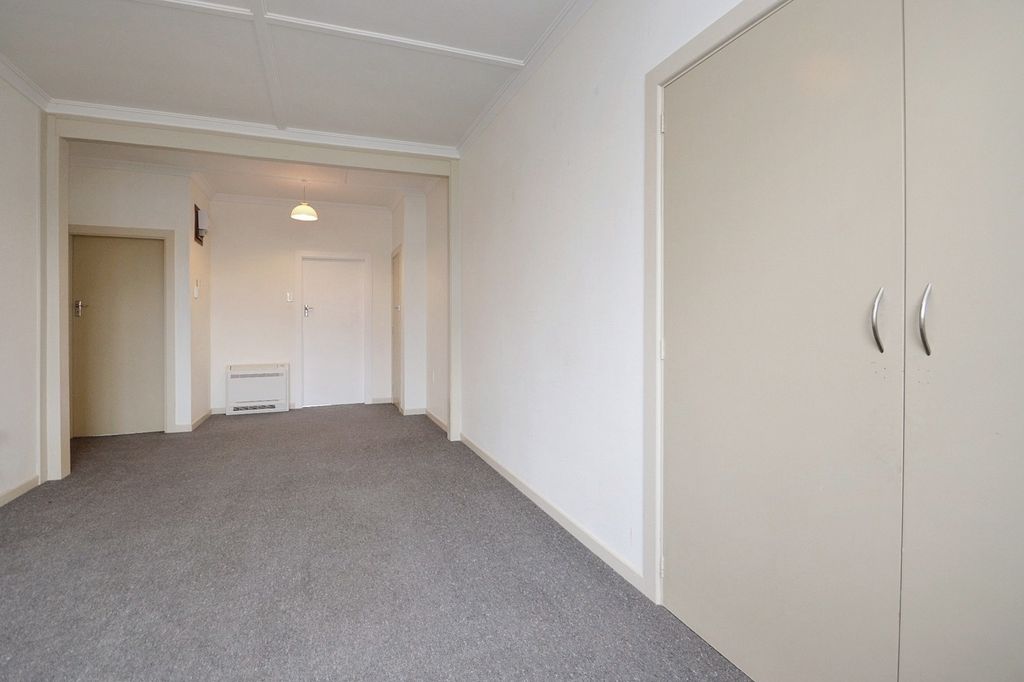 CITY CENTRE - 1 BEDROOM 4