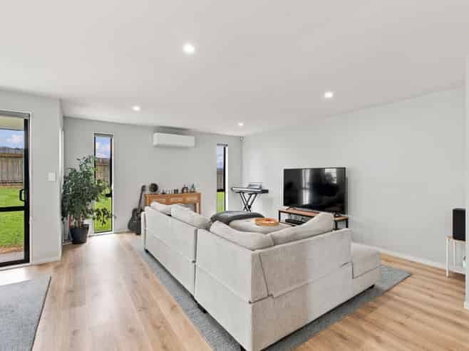 21 Thomason Crescent, Pokeno