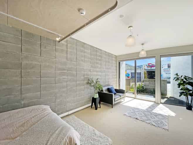 G05/2 Campbell Terrace, Petone