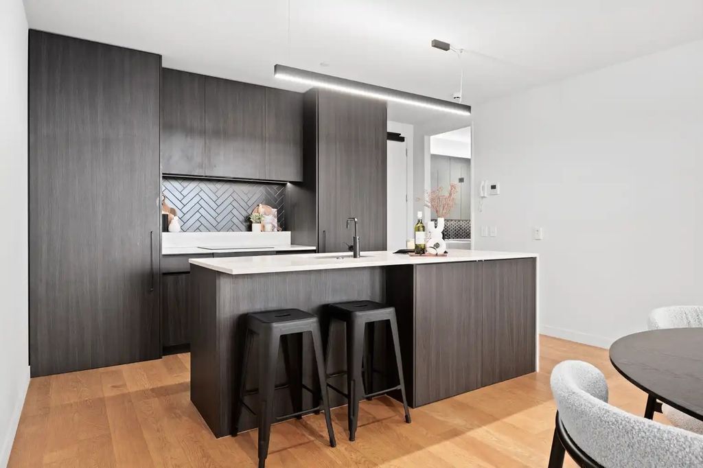 Executive Living with Seddon Park Views 2