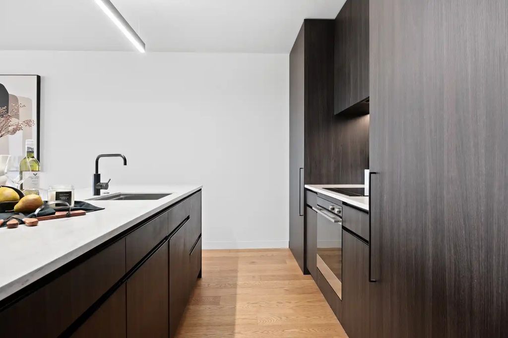 Executive Living with Seddon Park Views 3