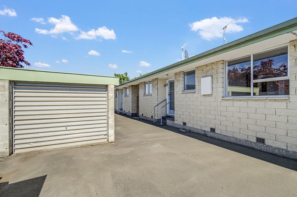Affordable living close to town 1
