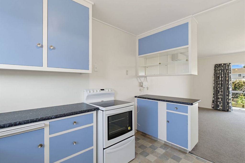 Affordable living close to town 4