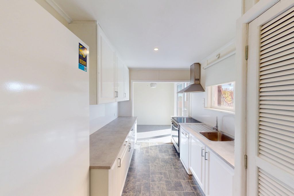 25 Ruapehu Street, Castlecliff 2