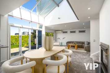 24 Dress Circle, Newlands